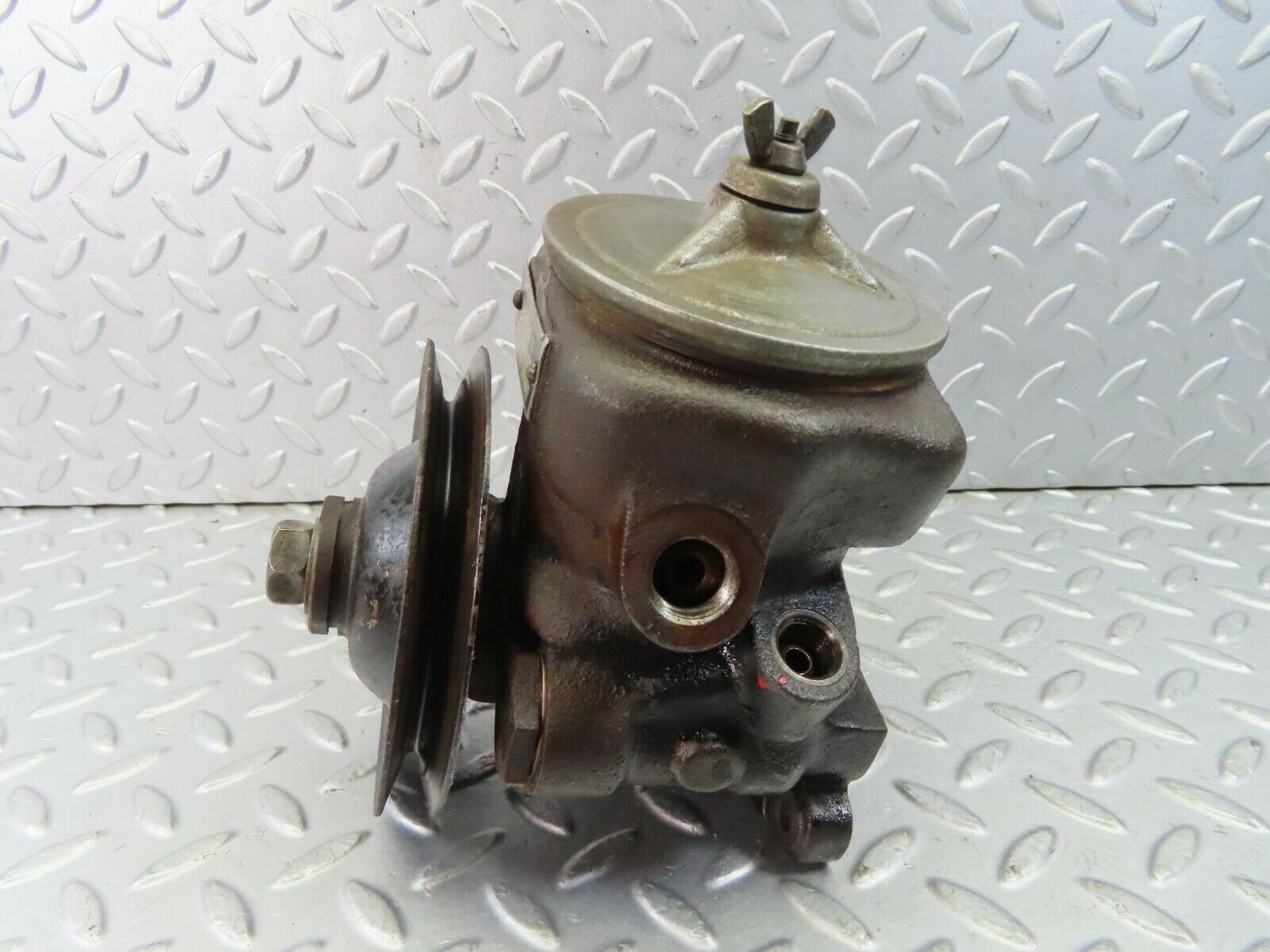 9201 Mercedes-Benz W116 Power Steering Pump 1164601780