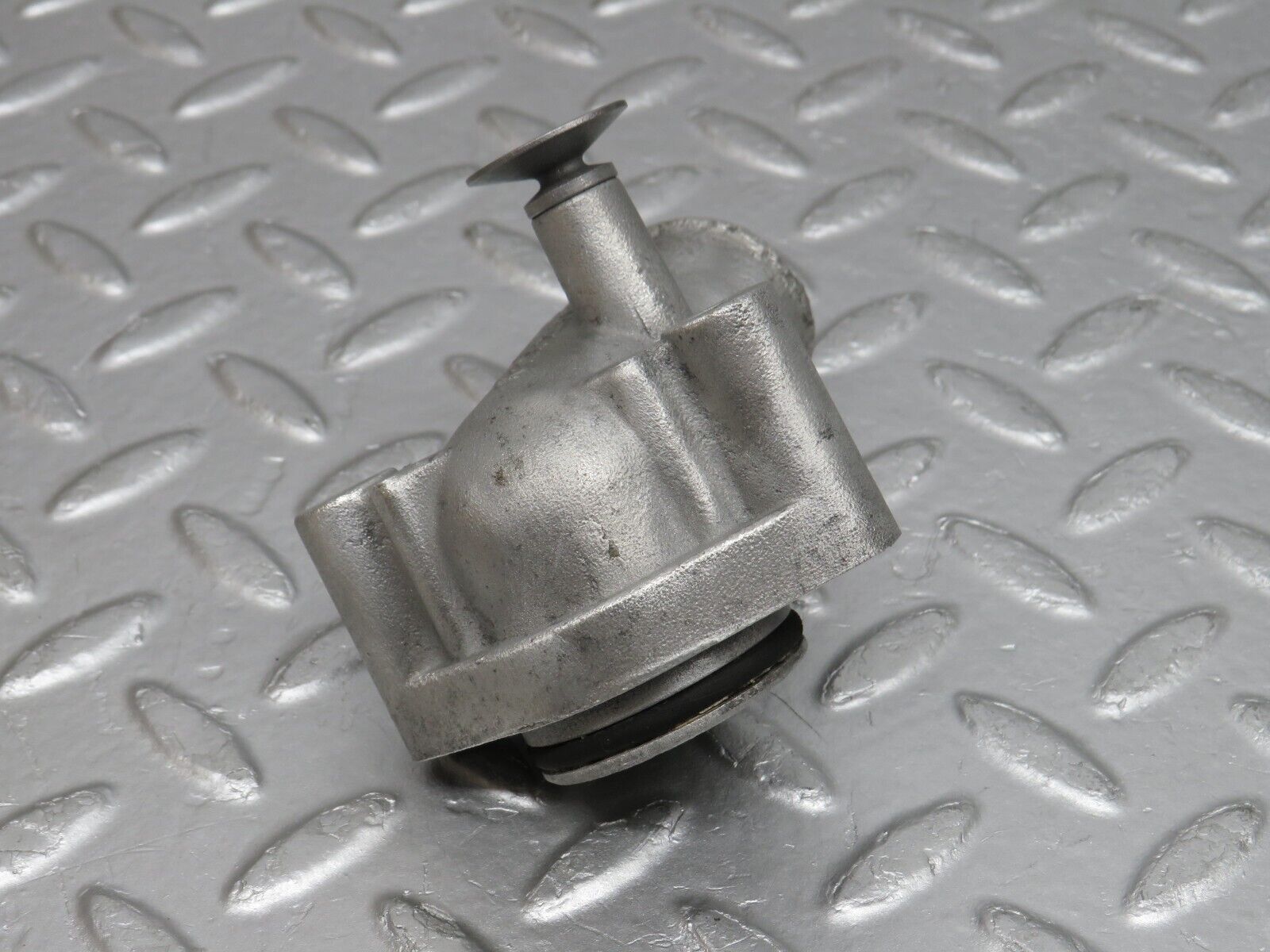 38110 Mercedes-Benz A124 320E Cabriolet Coolant Flange Pipe 1042030431