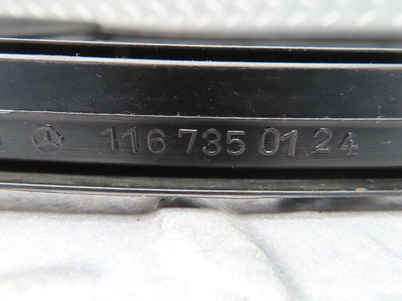 14490 Mercedes-Benz W116 350SE Rear Left Quarter Window Rubber Seal 1167350124