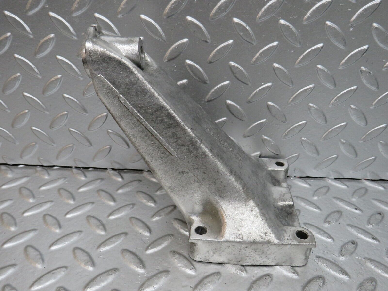 24832 Mercedes-Benz W140 S320 Engine Mount Bracket Left Side 6032235204