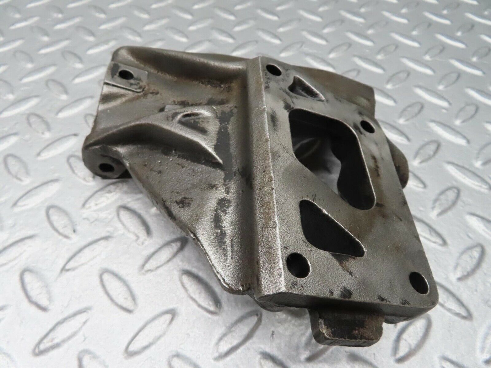 14063 Mercedes-Benz C107 280SLC Alternator Generator Bracket 1101550435