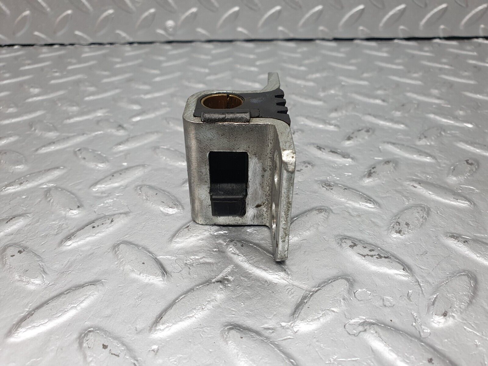 40914 Mercedes-Benz W126 300SE Door Lock Latch Left Side