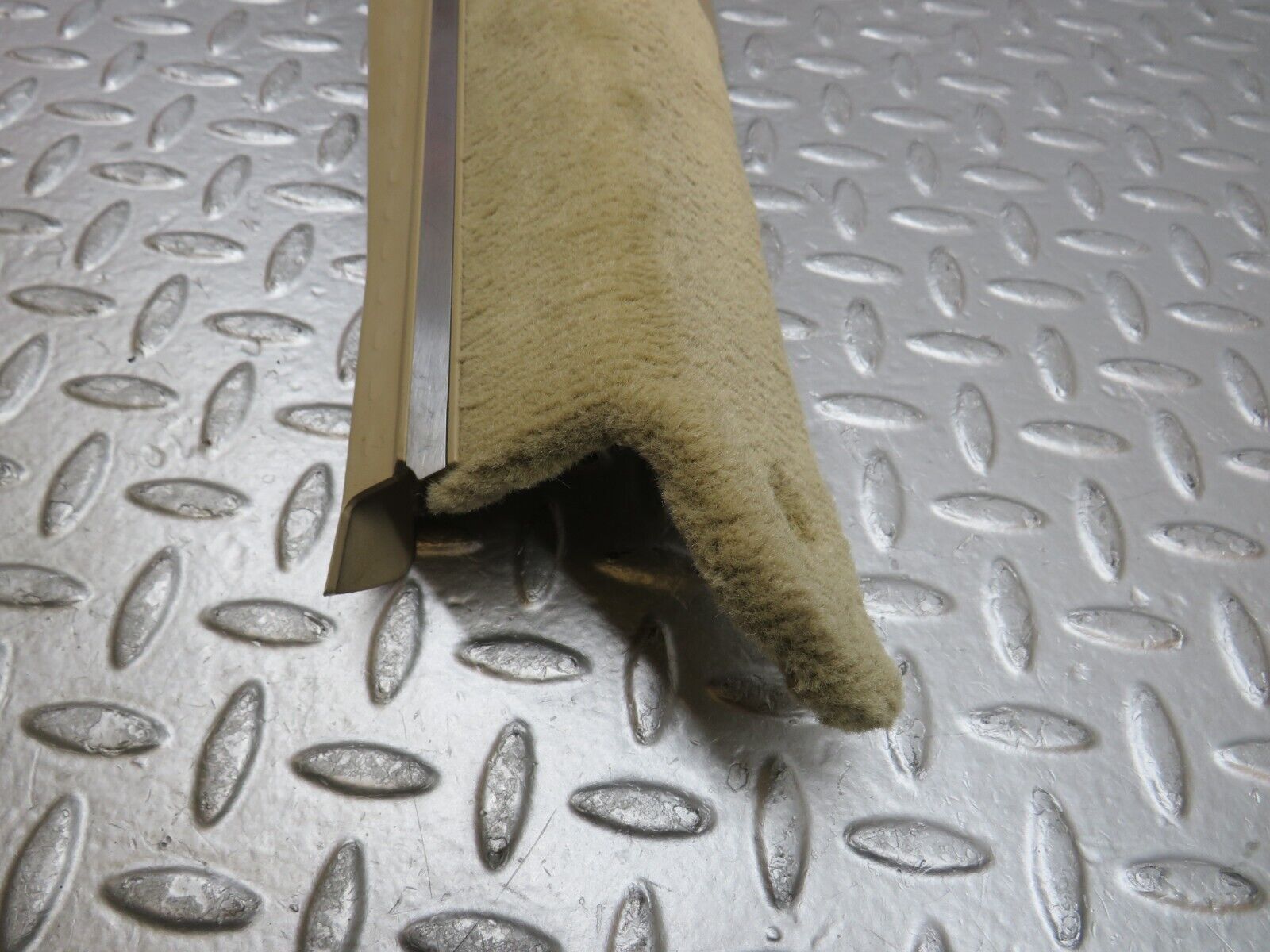 38284 Mercedes-Benz R129 280SL Coupe Right Door Sill Cover Beige 1296800235