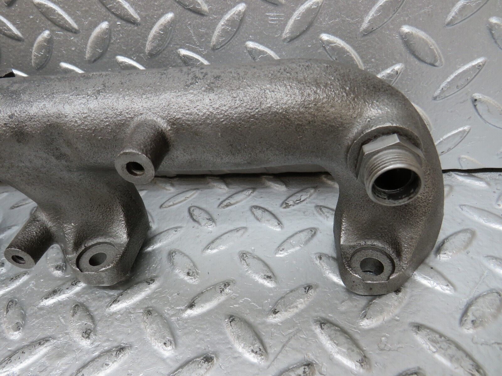 33127 Mercedes-Benz W126 380 V8 Exhaust Manifold Left 1161422302 1161422902