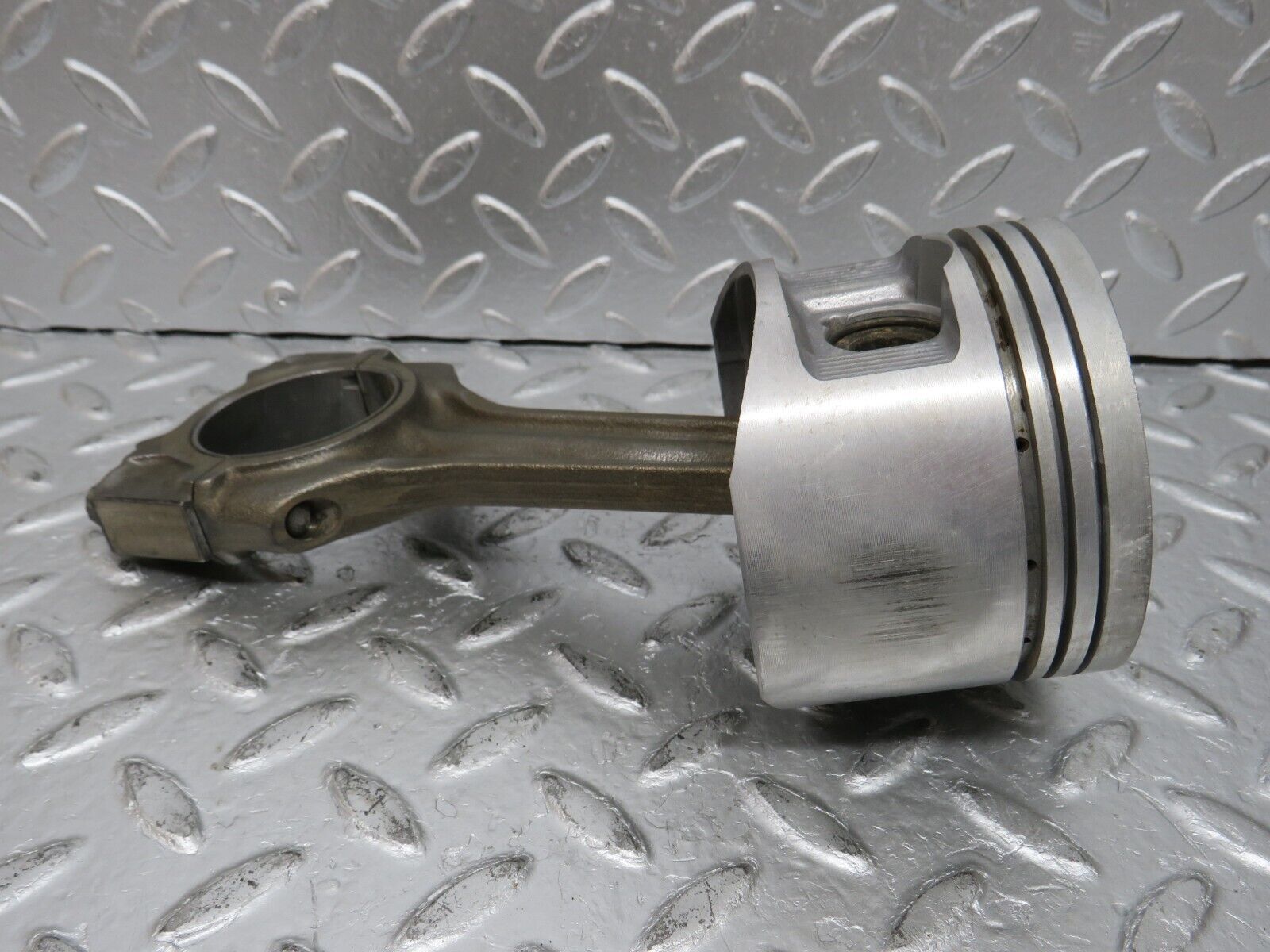 32650 Mercedes-Benz S124 300TE Wagon Piston With Connecting Rod 88.485mm 10205