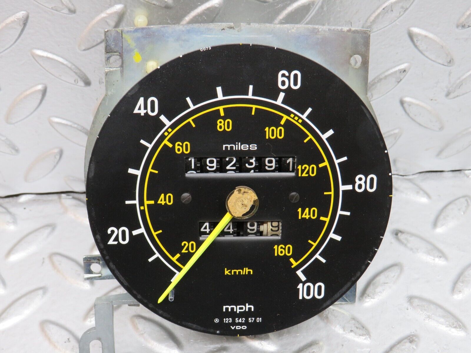 28510 Mercedes-Benz S123 240D Wagon Speedometer Mph Vdo 1235425701