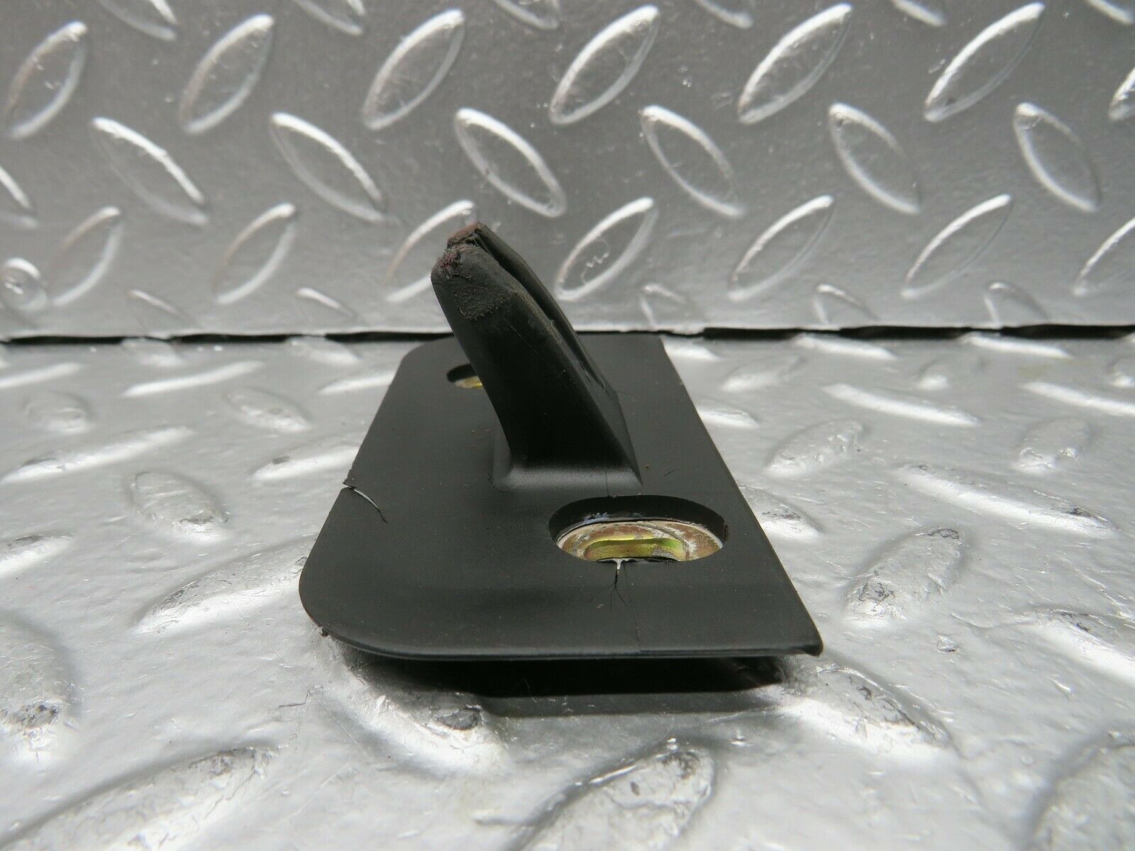 22581 Mercedes-Benz C124 E220 Coupe Trunk Lock Latch