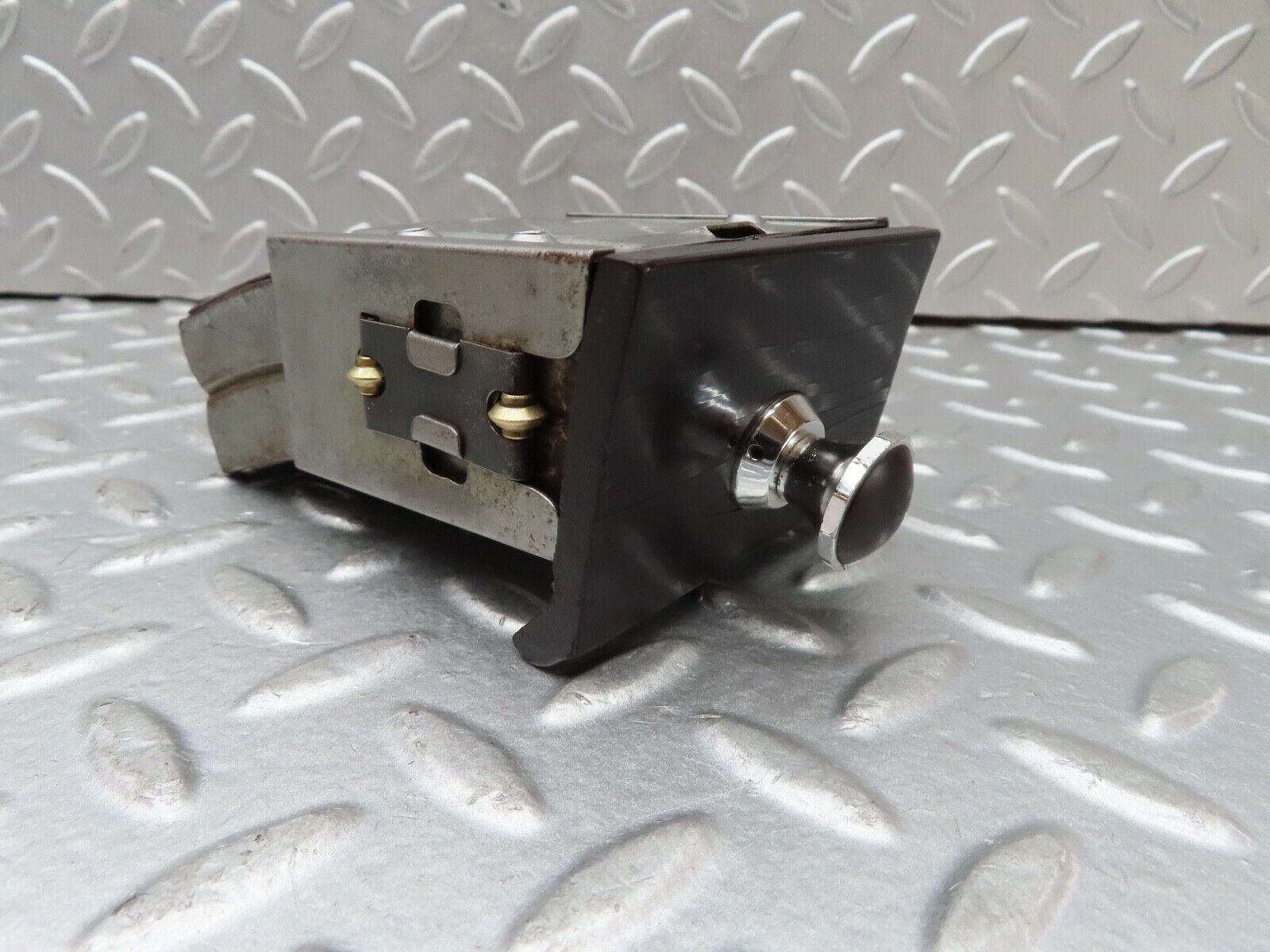 18940 Mercedes-Benz W121 190b Ponton Dashboard Ashtray