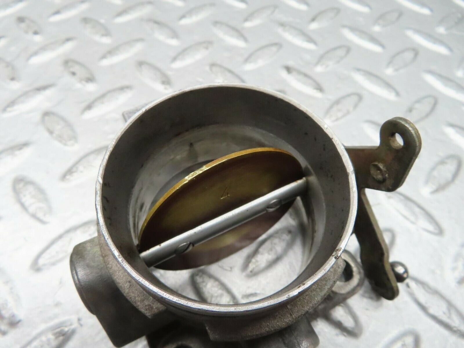 15271 Mercedes-Benz W123 230E Throttle Body Valve