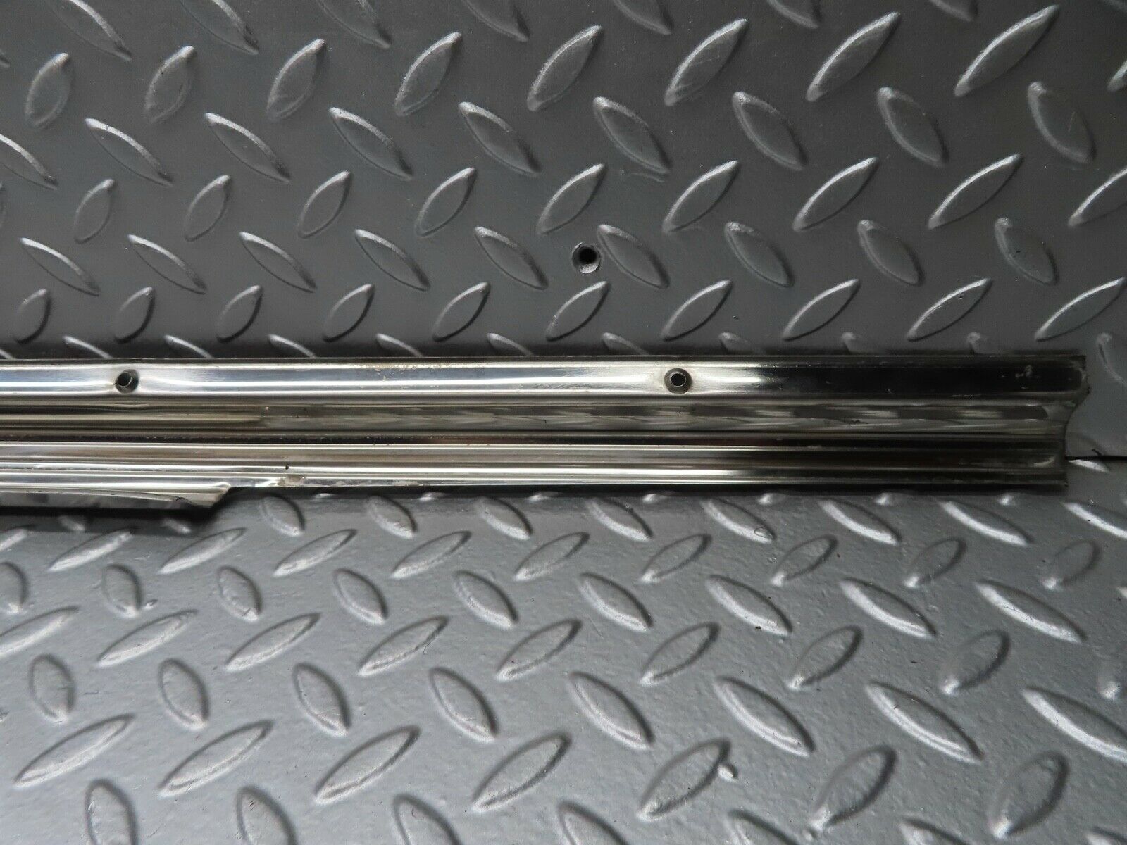 20956 Mercedes-Benz W114 250CE Coupe Left Door Sill Chrome