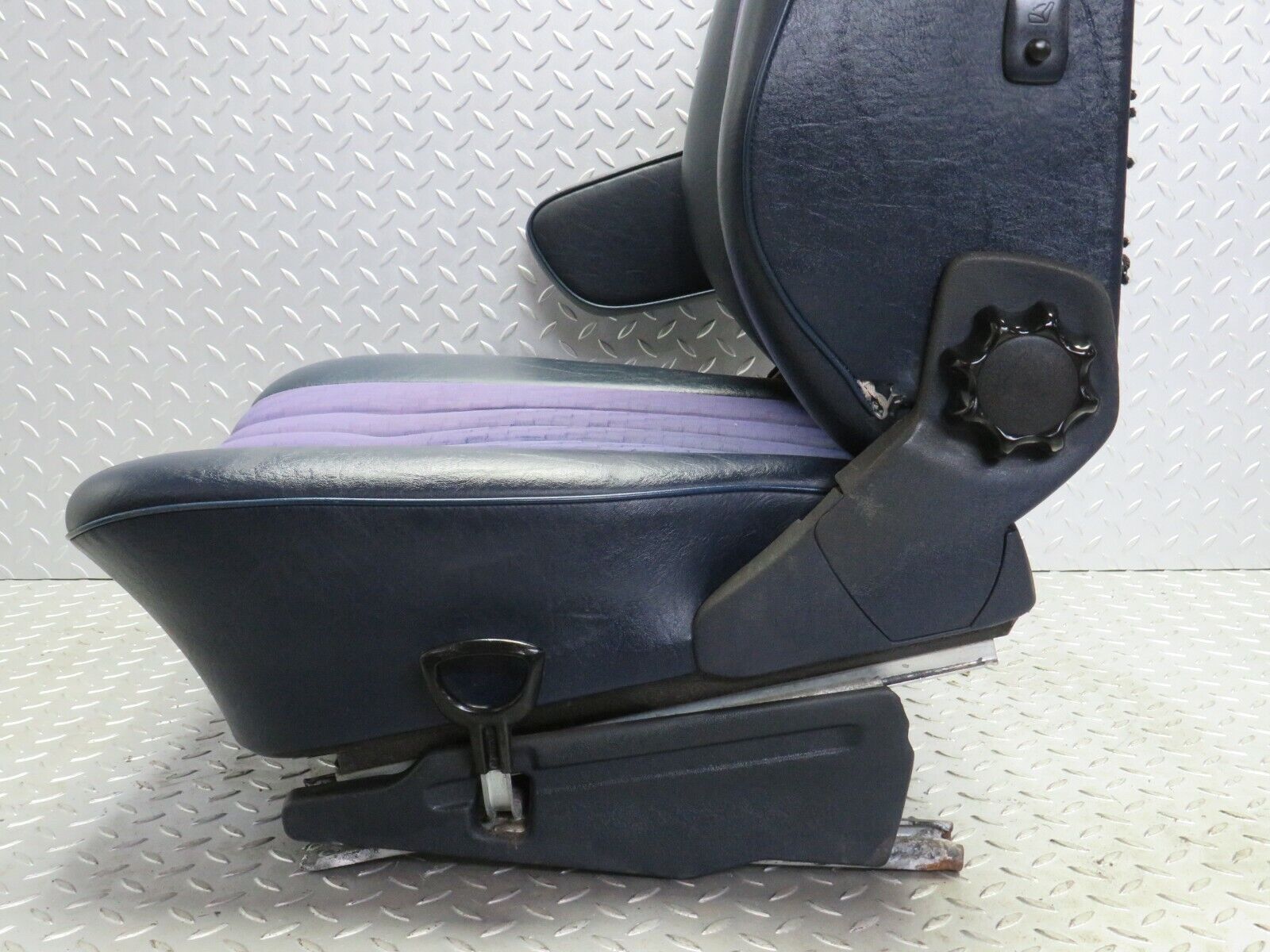 23042 Mercedes-Benz C123 230CE Coupe Front Left Seat Blue Half Leather