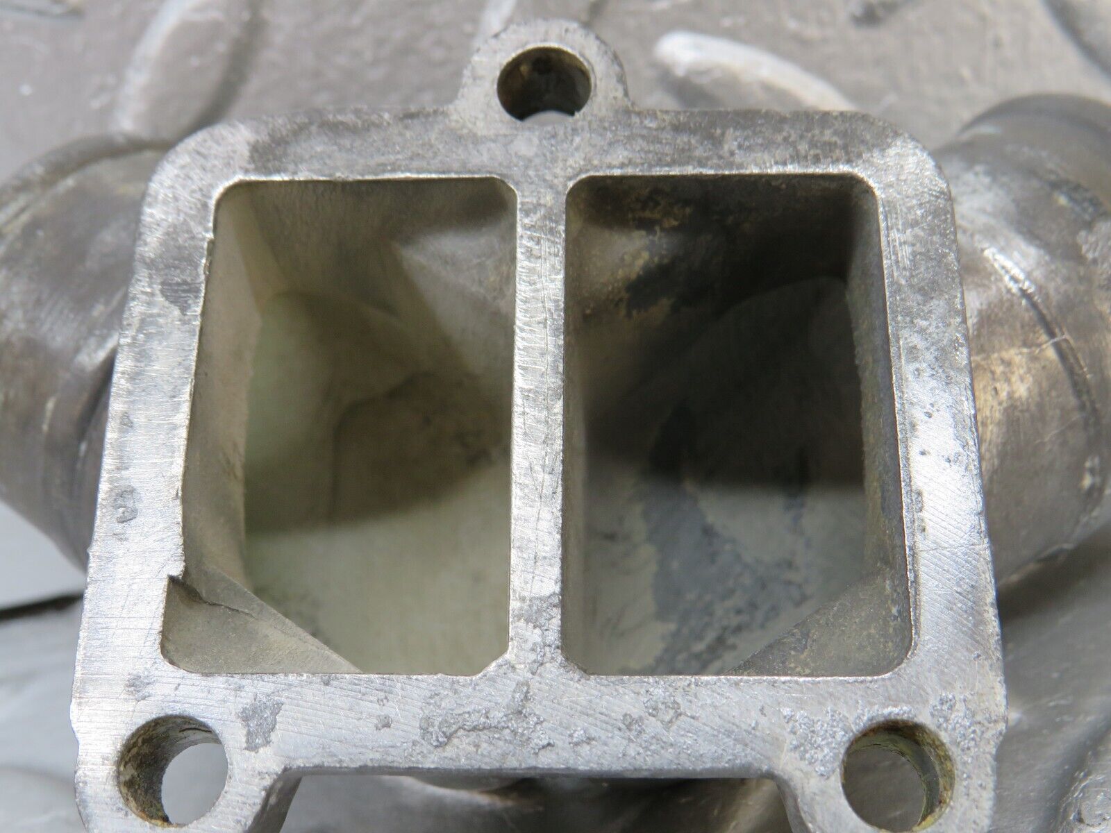 34489 Mercedes-Benz C126 380SEC Water Pump Flange 1172010103