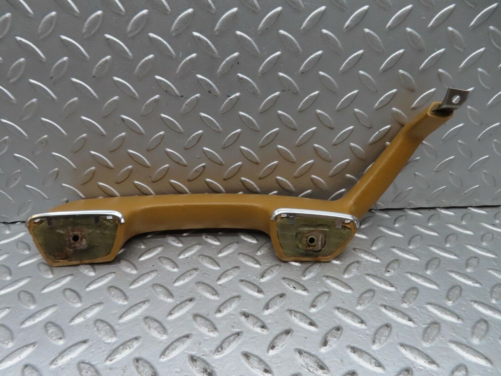 15845 Mercedes-Benz W123 280E Rear Right Interior Door Handle Beige 1239701801