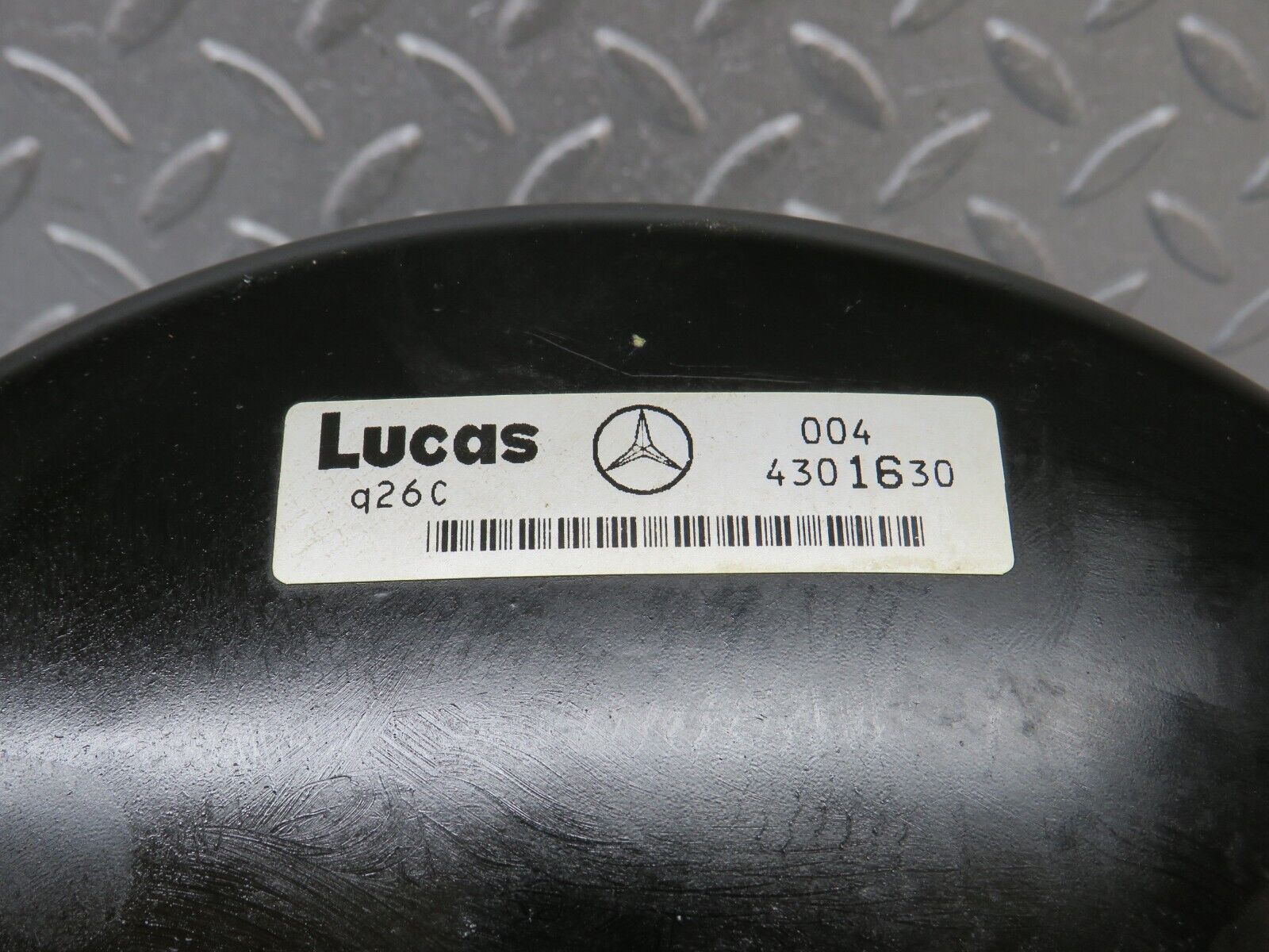 37968 Mercedes-Benz A124 320E Cabriolet Brake Booster Lucas 0044301630