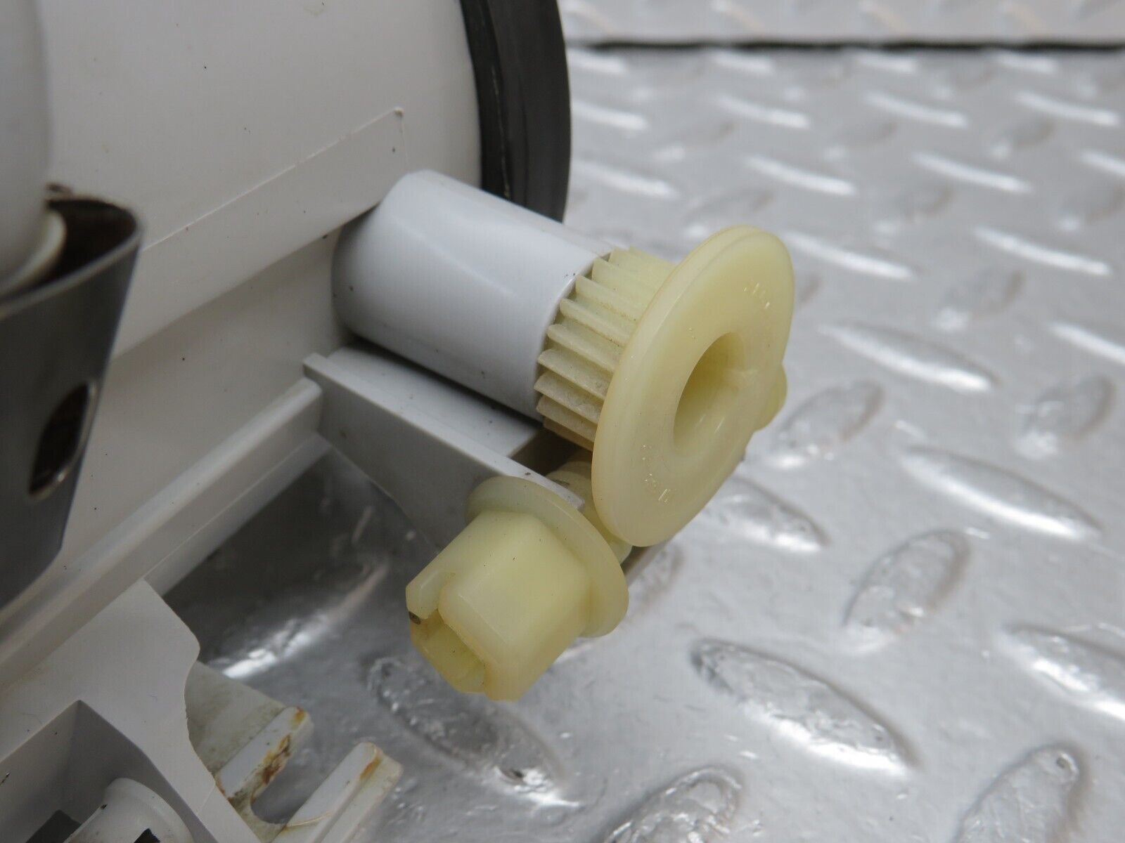 34842 Mercedes-Benz W210 320E Front Left Fog Light Hella 1708200156