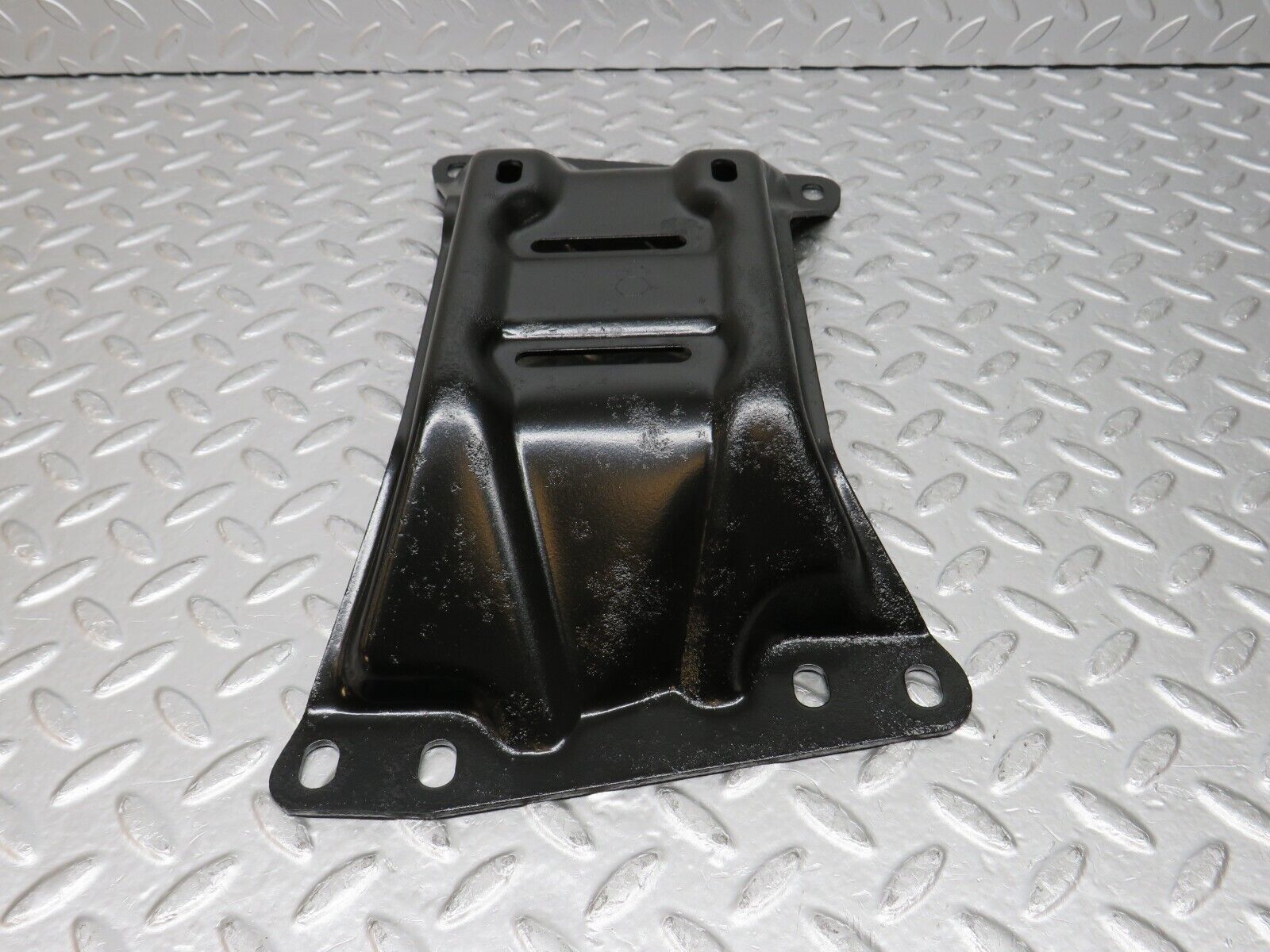 0051 Mercedes-Benz W116 350SE Gearbox Mount Bracket