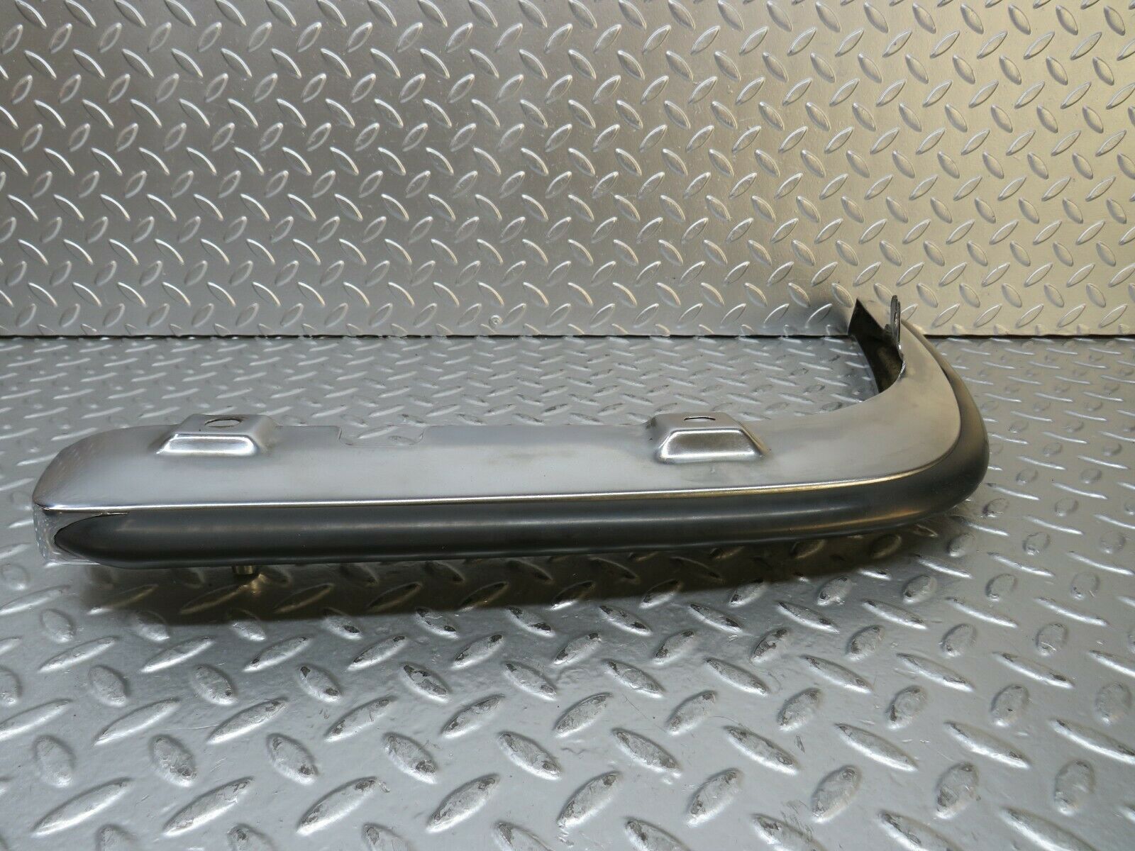 23238 Mercedes-Benz W116 350SE Front Right Upper Bumper Corner