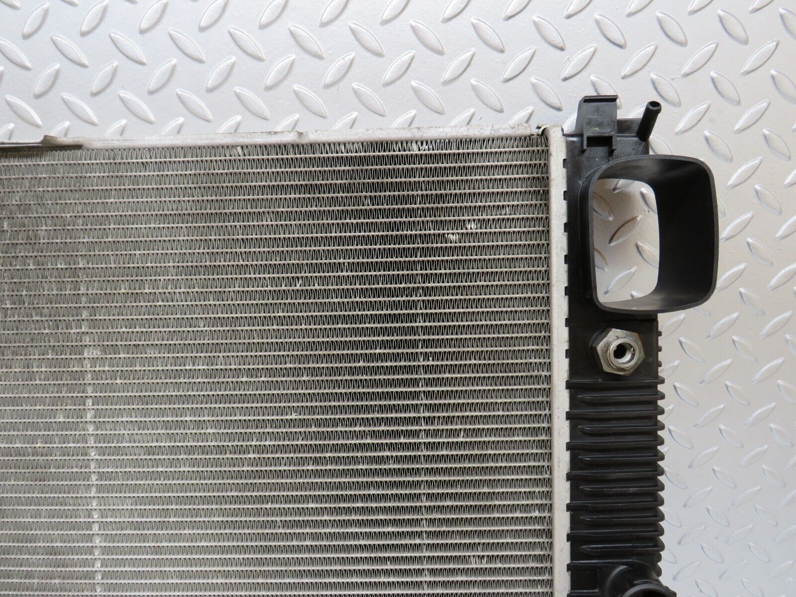 35118 Mercedes-Benz W221 Engine Coolant Radiator Valeo 2215000203