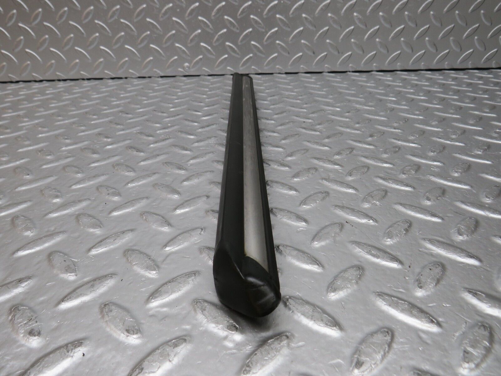 0067 Mercedes-Benz W116 350SE Front Right Fender Wing Lower Trim