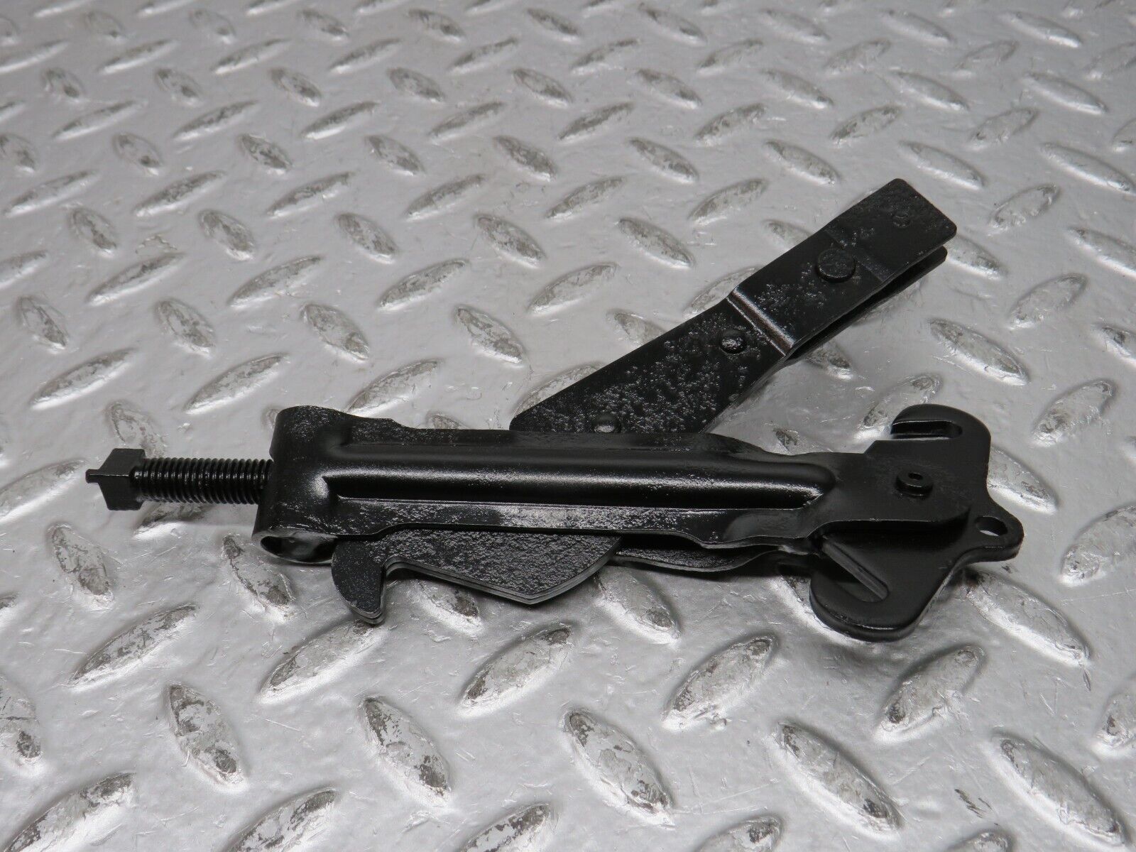 31989 Mercedes-Benz W123 230E Handbrake Adjusting Handbrake Regulator