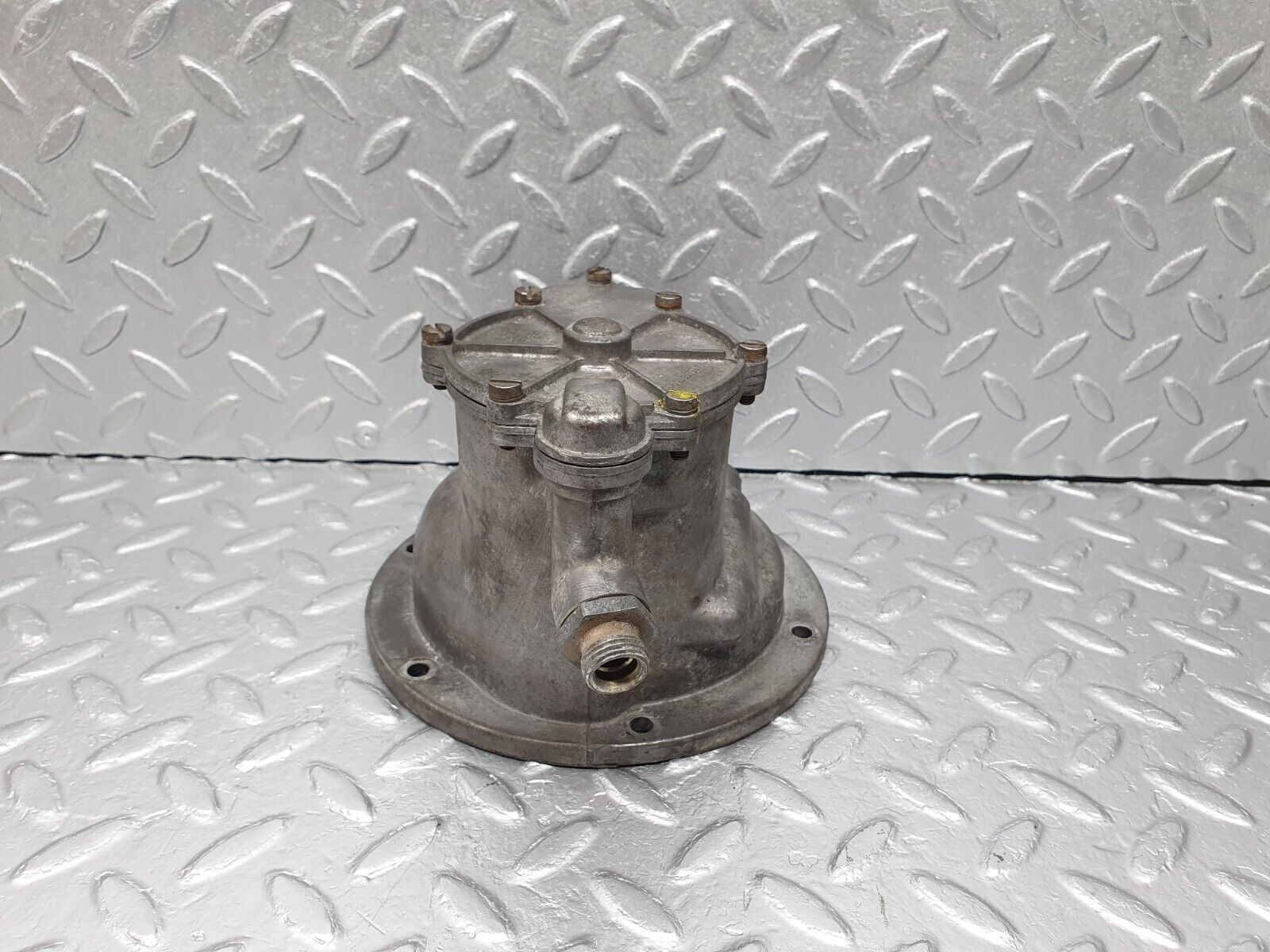 40851 Mercedes-Benz W123 300D Vacuum Pump 0002301395 7.20547