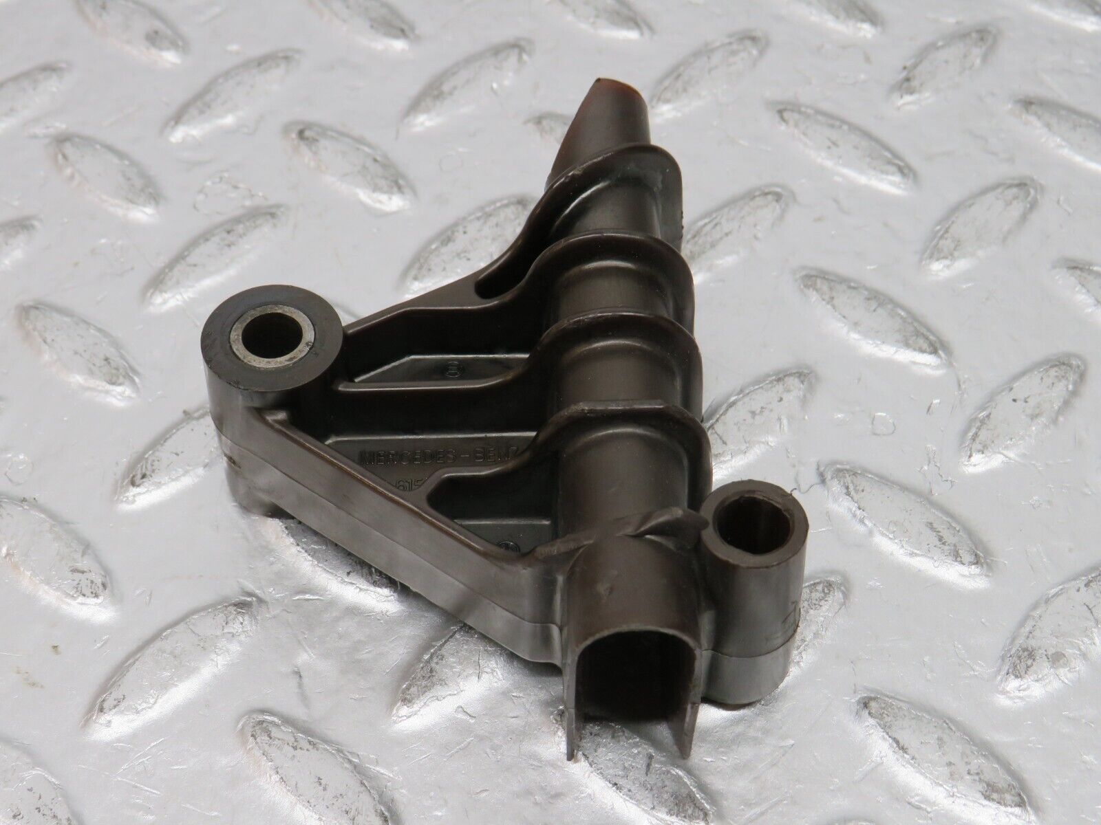 0885 Mercedes-Benz W123 240D Timing Chain Guide Rail 6150501416