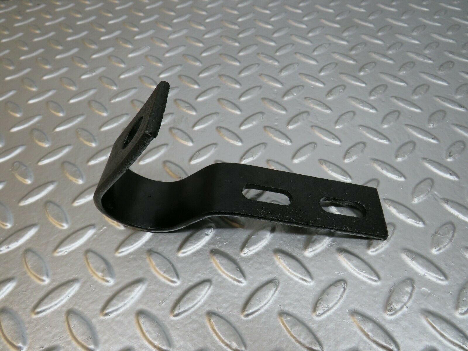 24565 Mercedes-Benz W108 Front Bumper Bracket