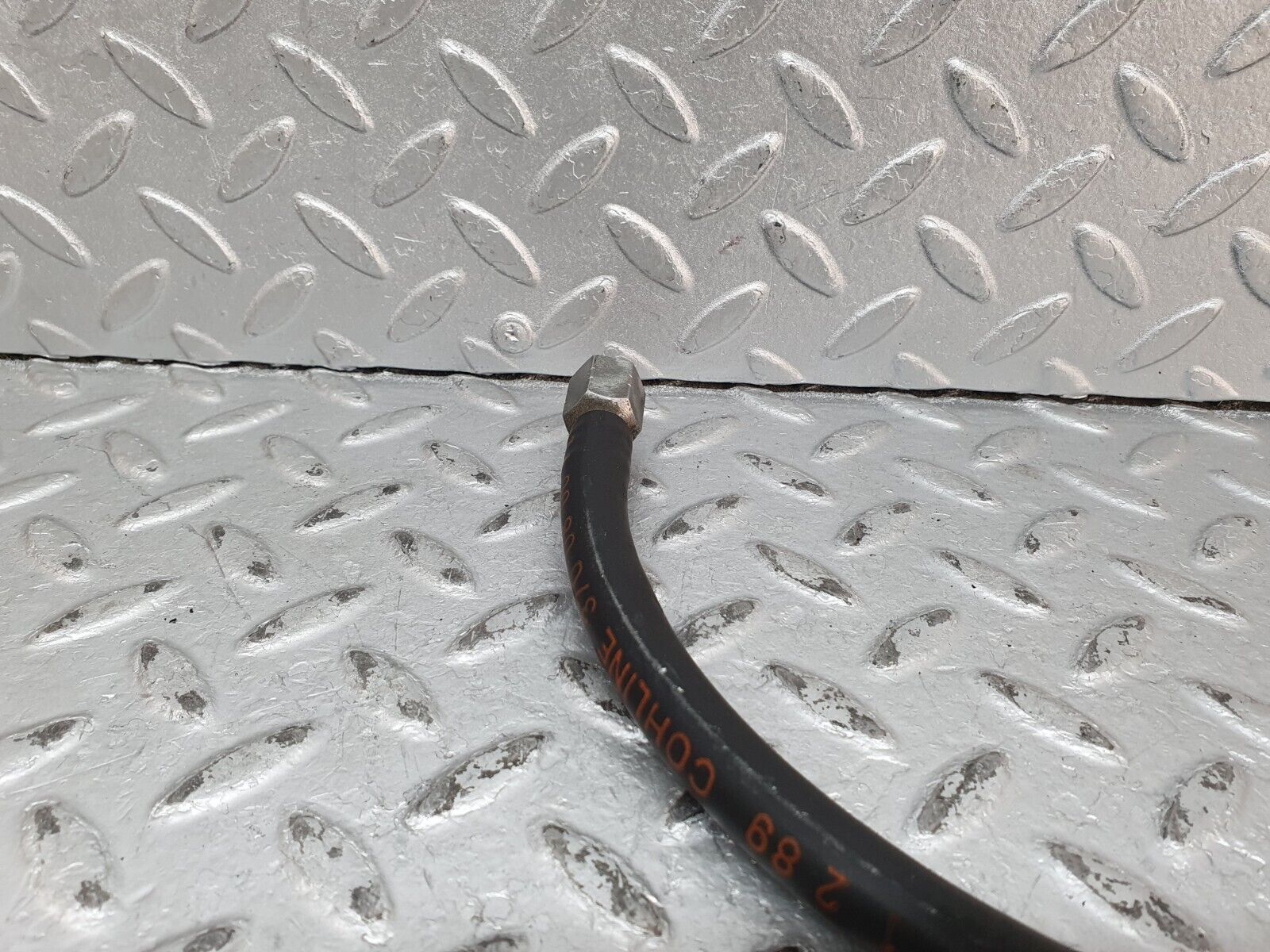 41238 Mercedes-Benz W126 300SE Fuel Pipe Line