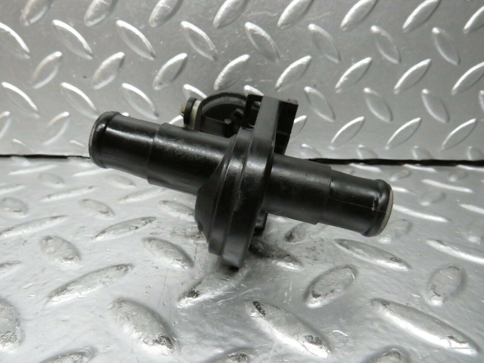 23779 Mercedes-Benz C107 450SLC Coupe Heater Control Valve 1078300584