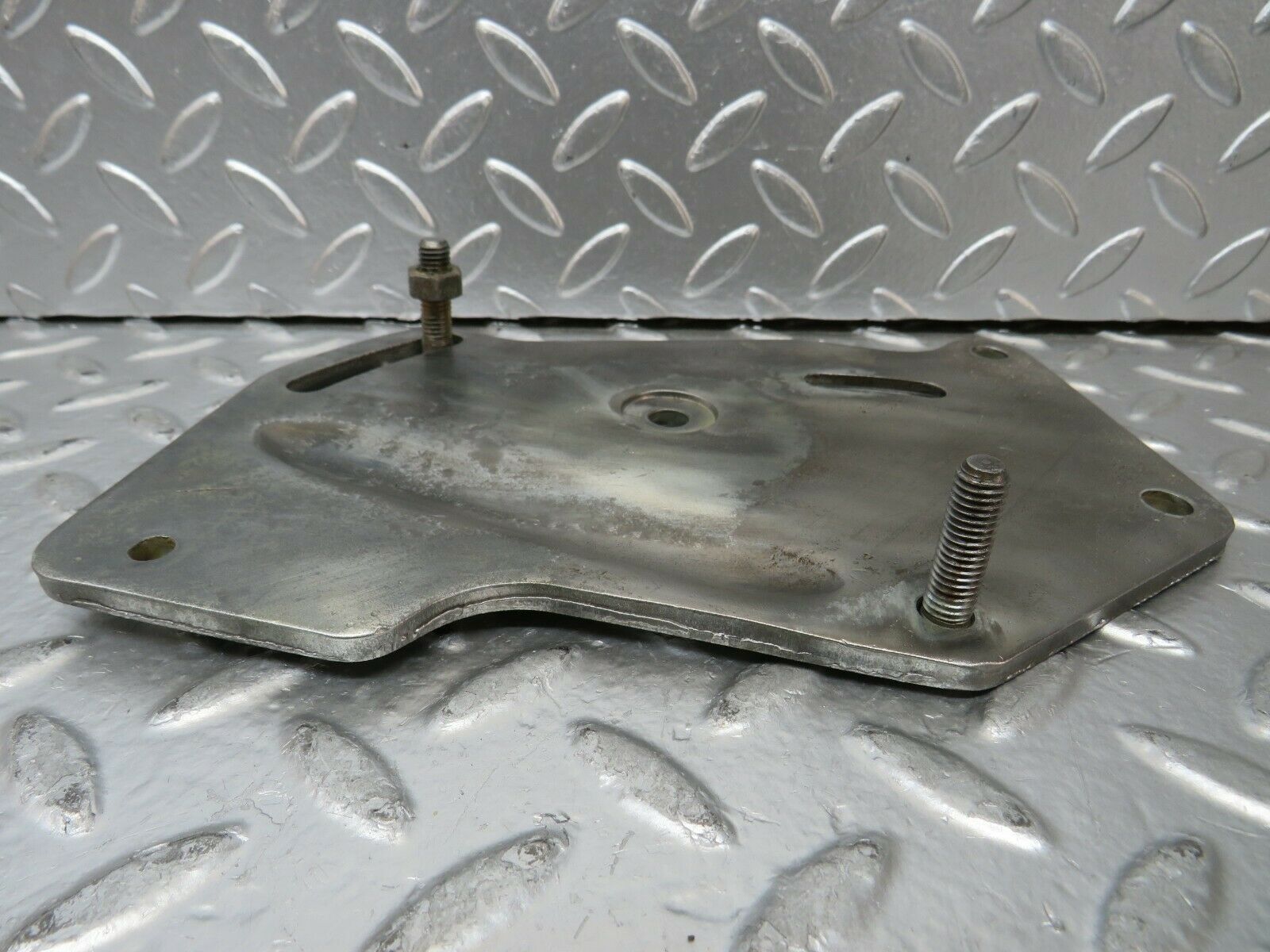 23357 Mercedes-Benz W116 350SE Power Steering Pump Bracket