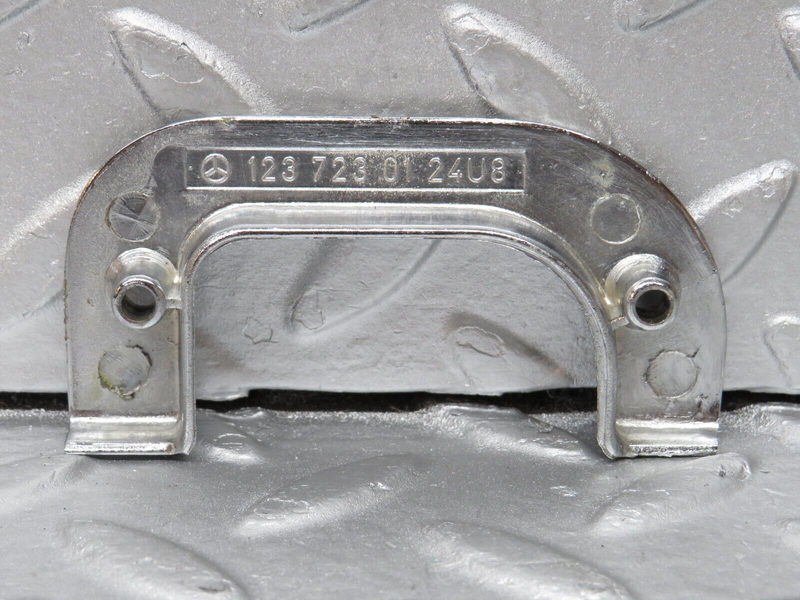 36093 Mercedes-Benz W126 420SE Interior Chrome Door Latch Left 1237230124