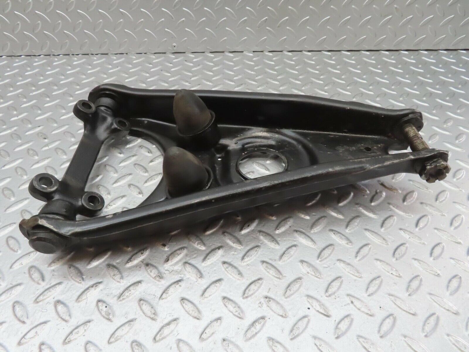 13334 Mercedes-Benz W111 220S Front Right Lower Control Arm