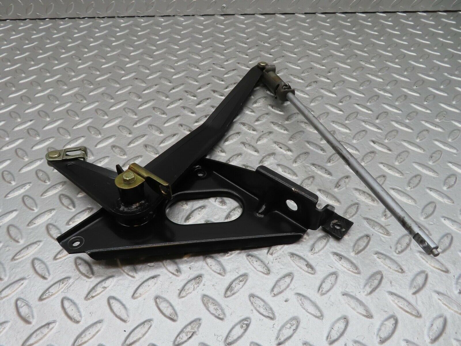 7014 Mercedes-Benz W123 230E Handbrake Regulator