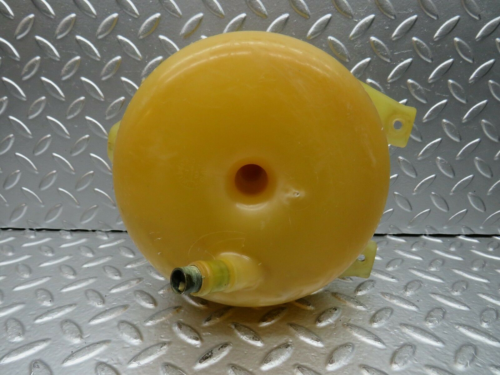 22674 Mercedes-Benz C107 450SLC Coupe Coolant Tank Reservoir Behr 1075000149