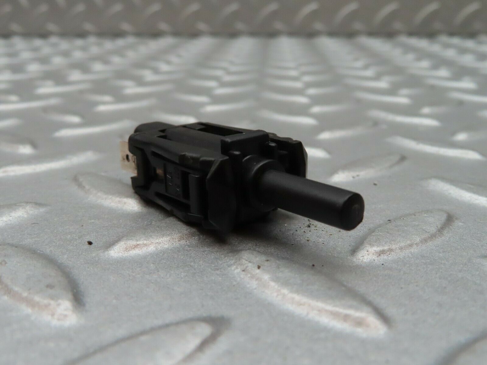 3837 Mercedes-Benz S123 200T Wagon Door Contact Switch 0015458714