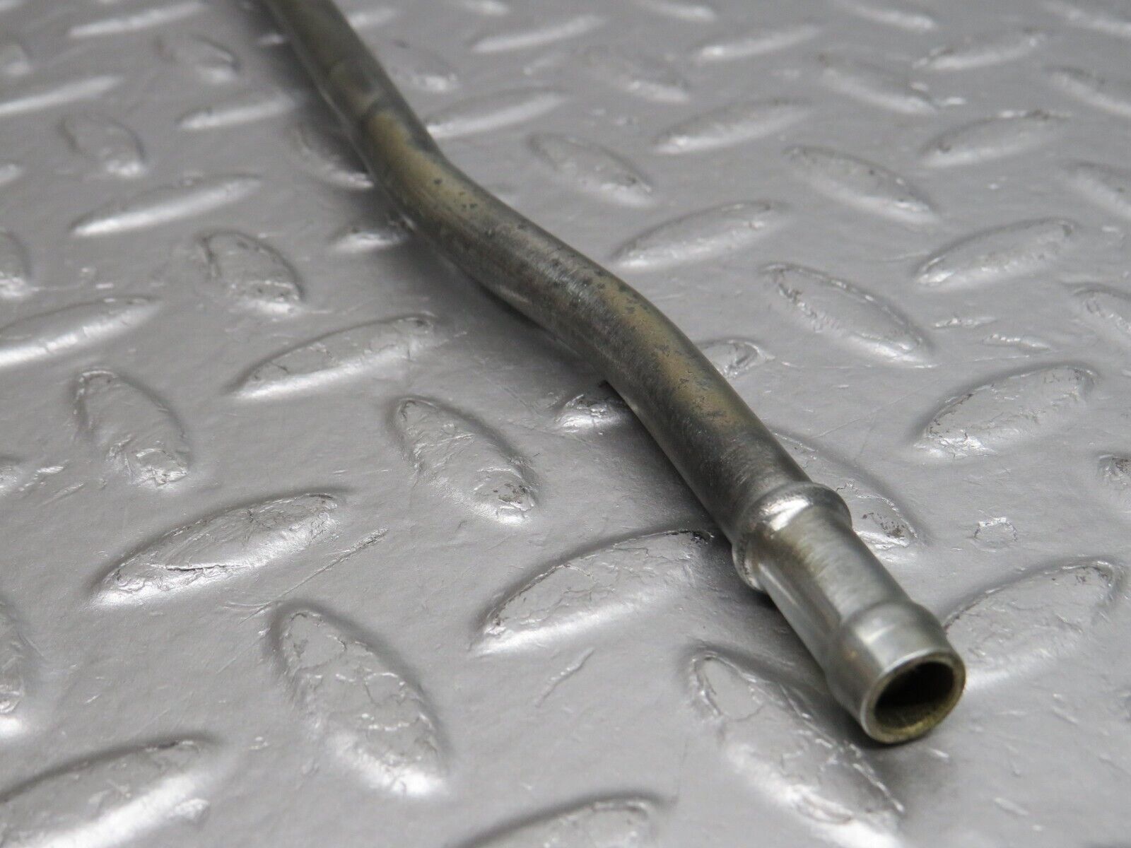 39805 Mercedes-Benz R129 320SL Coupe Oil Line Pipe