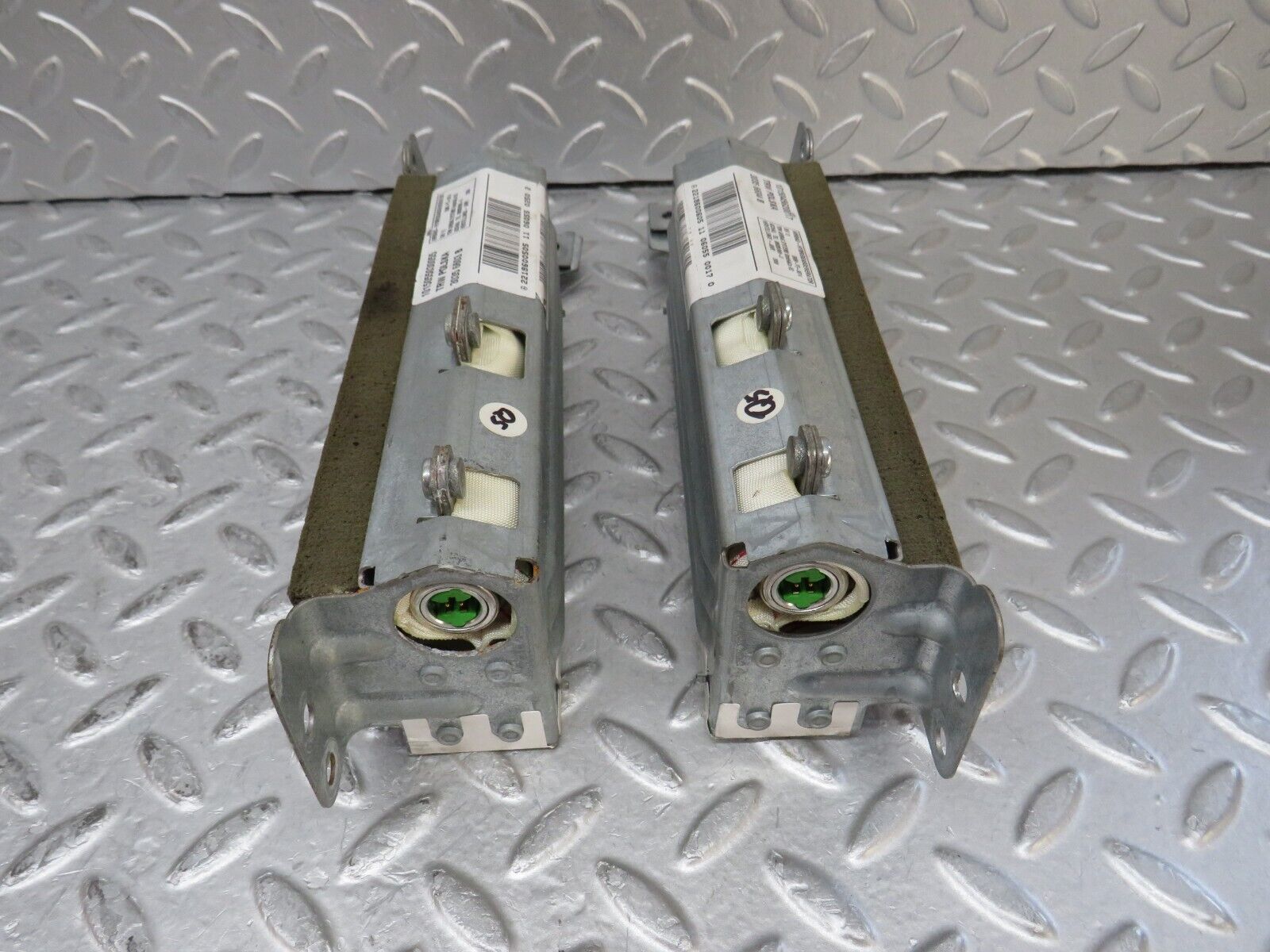 35172 Mercedes-Benz W221 Rear Shoulder Airbag 2218600605 2218600505