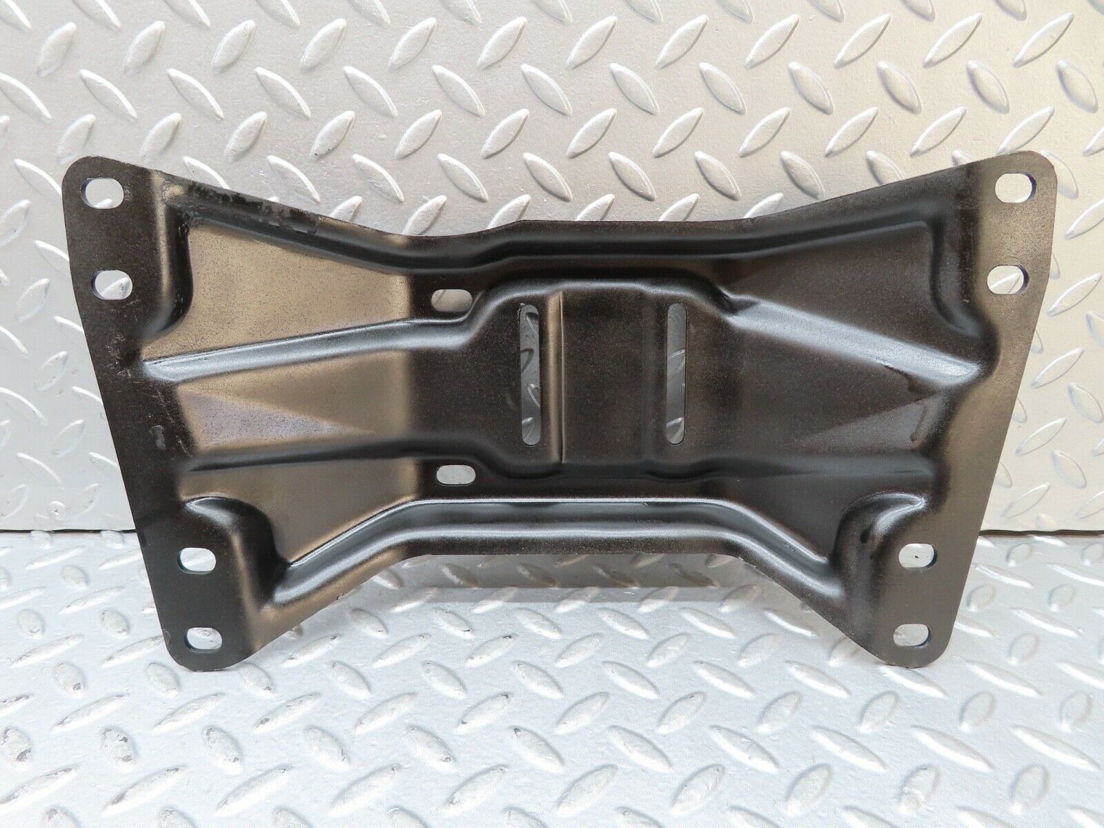 17595 Mercedes-Benz W116 450SEL Gearbox Mount Bracket