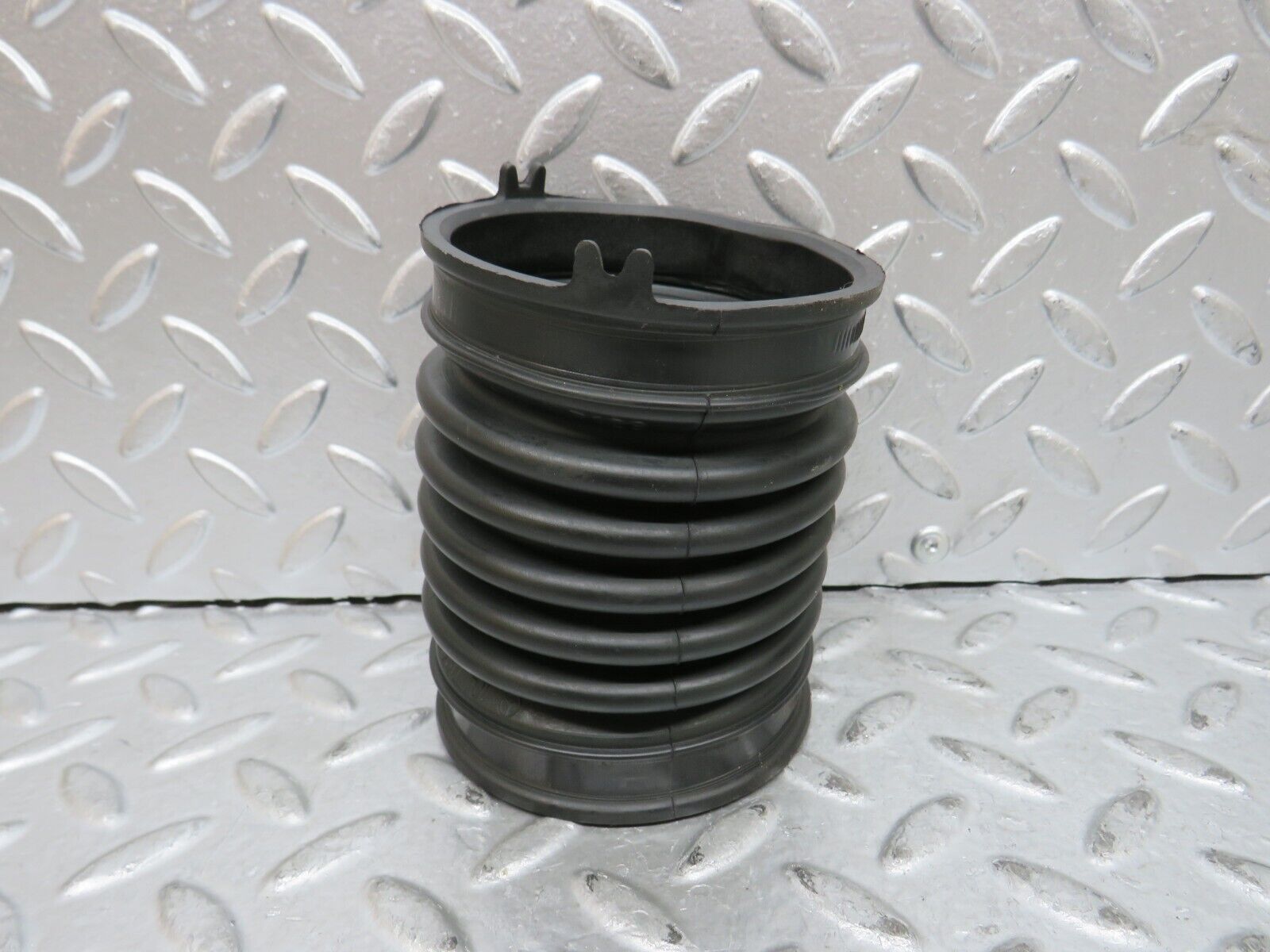 29113 Mercedes-Benz C124 320CE Coupe Air Intake Hose 1040940191