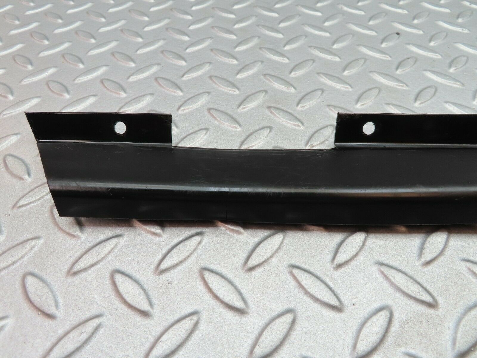 5687 Mercedes-Benz W123 200 Cable Channel Cover Front Right 1238211036