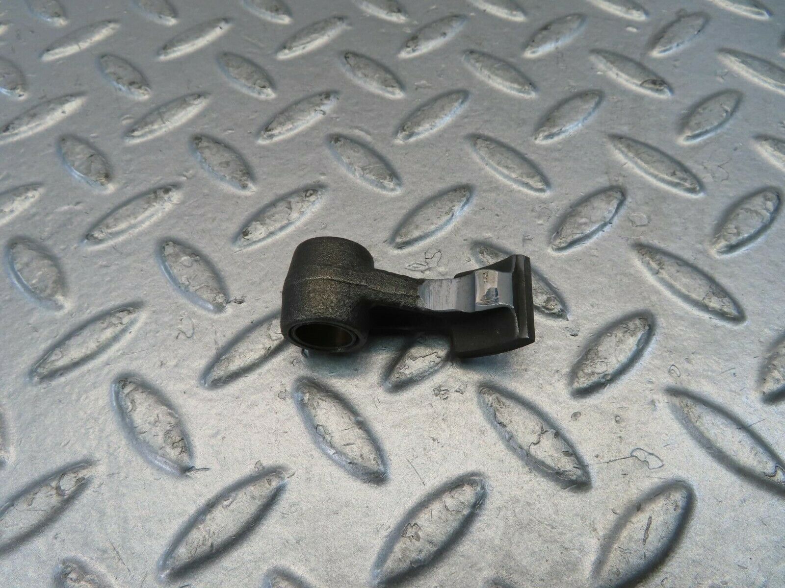 10975 Mercedes-Benz W115 220D Rocker Arm