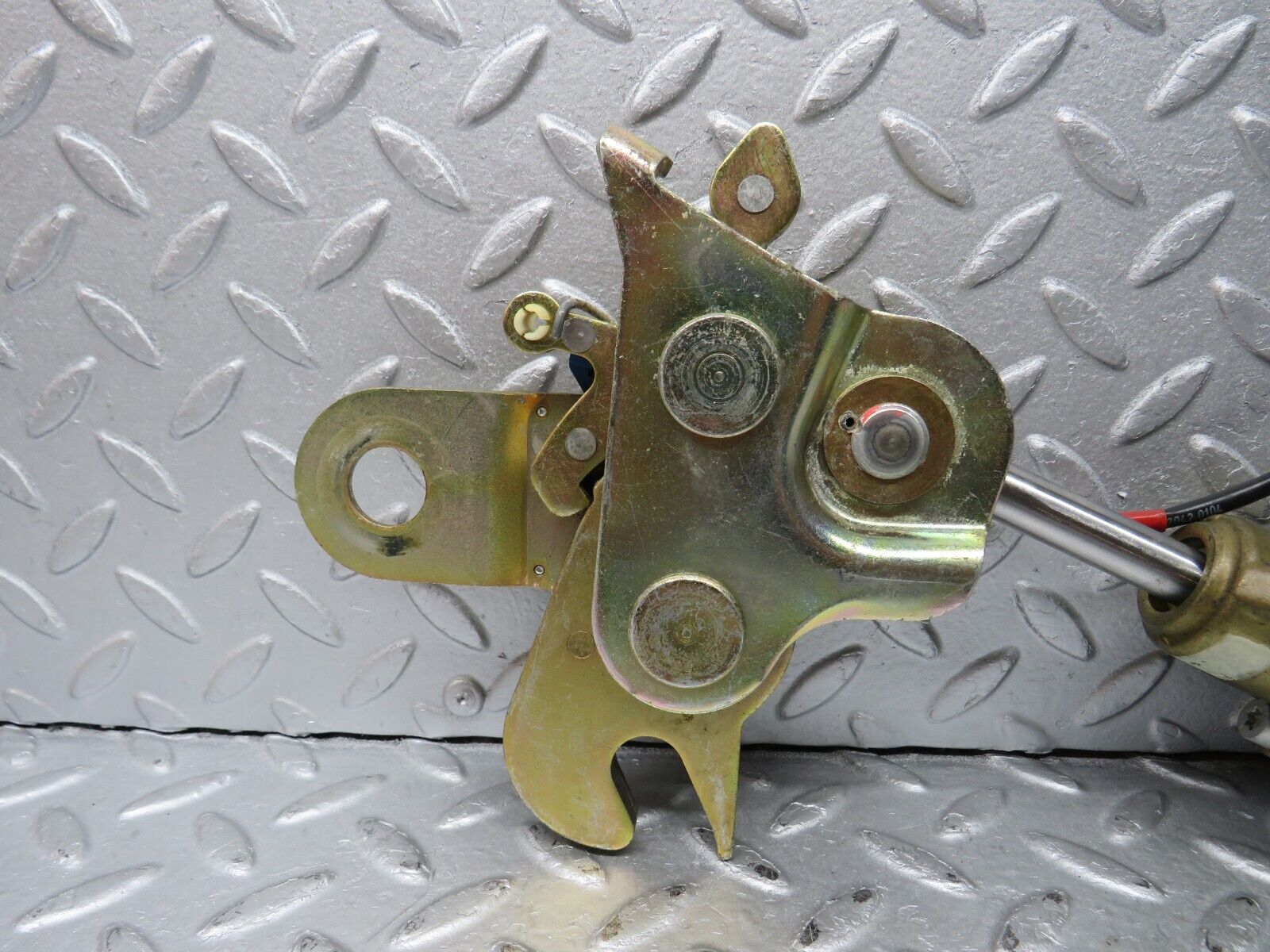 36845 Mercedes-Benz R129 300SL-24 Front Left Seat Recline Mechanism 1299100161