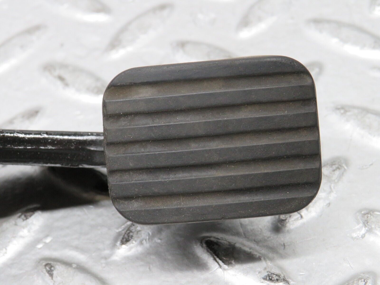 28972 Mercedes-Benz C124 320CE Coupe Parking Brake Pedal 1244270736 1244270801