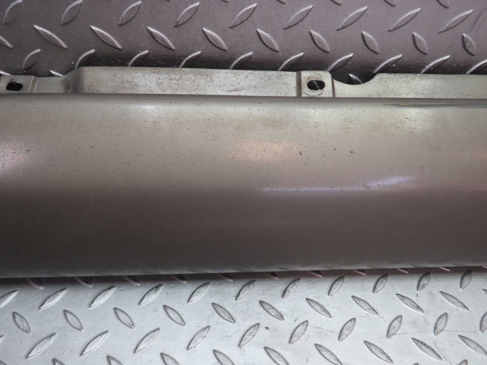 36326 Mercedes-Benz W126 420SE Side Skirt Right 1266905040 1266980230 1266980430