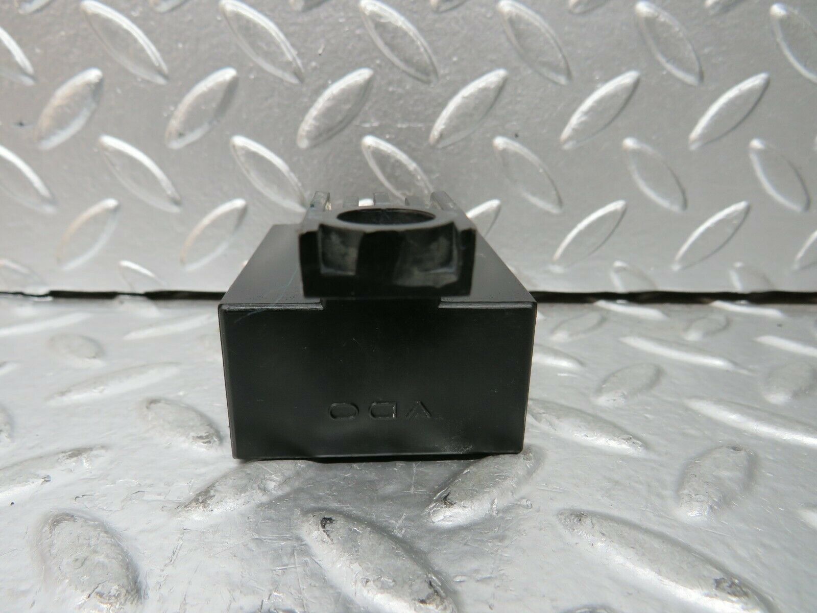 23542 Mercedes-Benz W114 280E Rear Heated Window Relay 1078200110