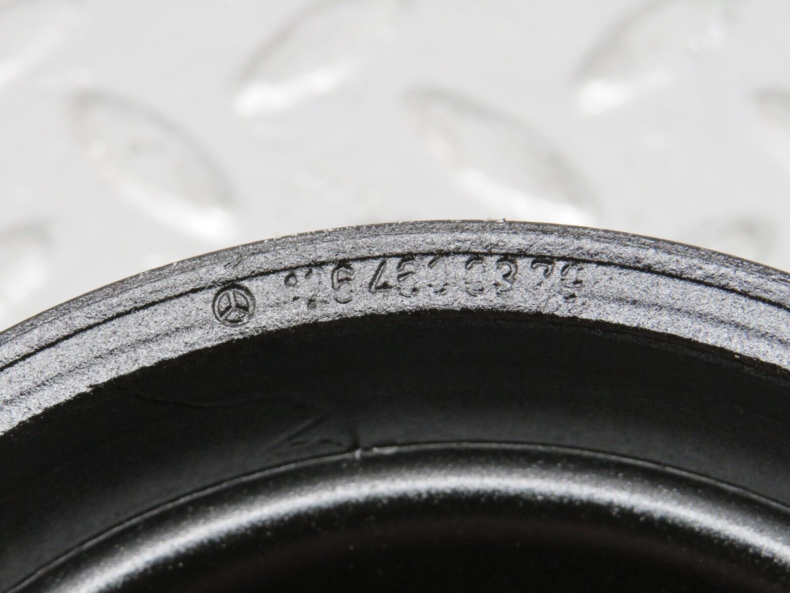 32547 Mercedes-Benz S124 300TE Wagon Water Pump Pulley 1264600379