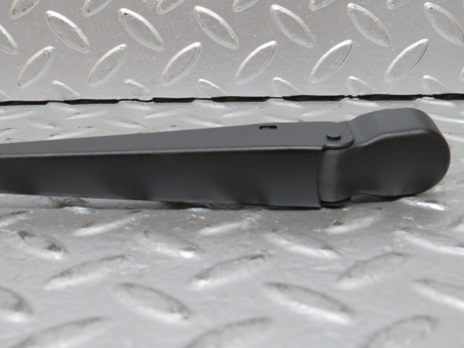 28381 Mercedes-Benz S123 240D Wagon Left Wiper Arm Bosch 3399990553