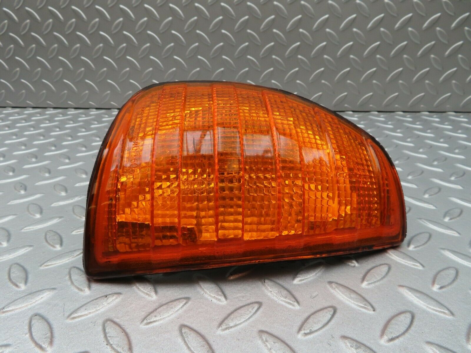 3910 Mercedes-Benz S123 200T Wagon Indicator Light Right