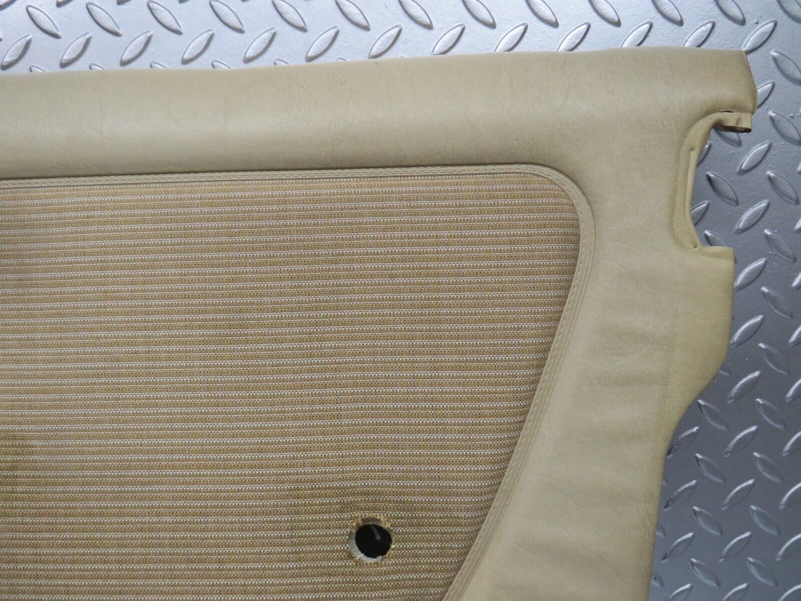 29617 Mercedes-Benz W123 230E Front Right Door Card Beige