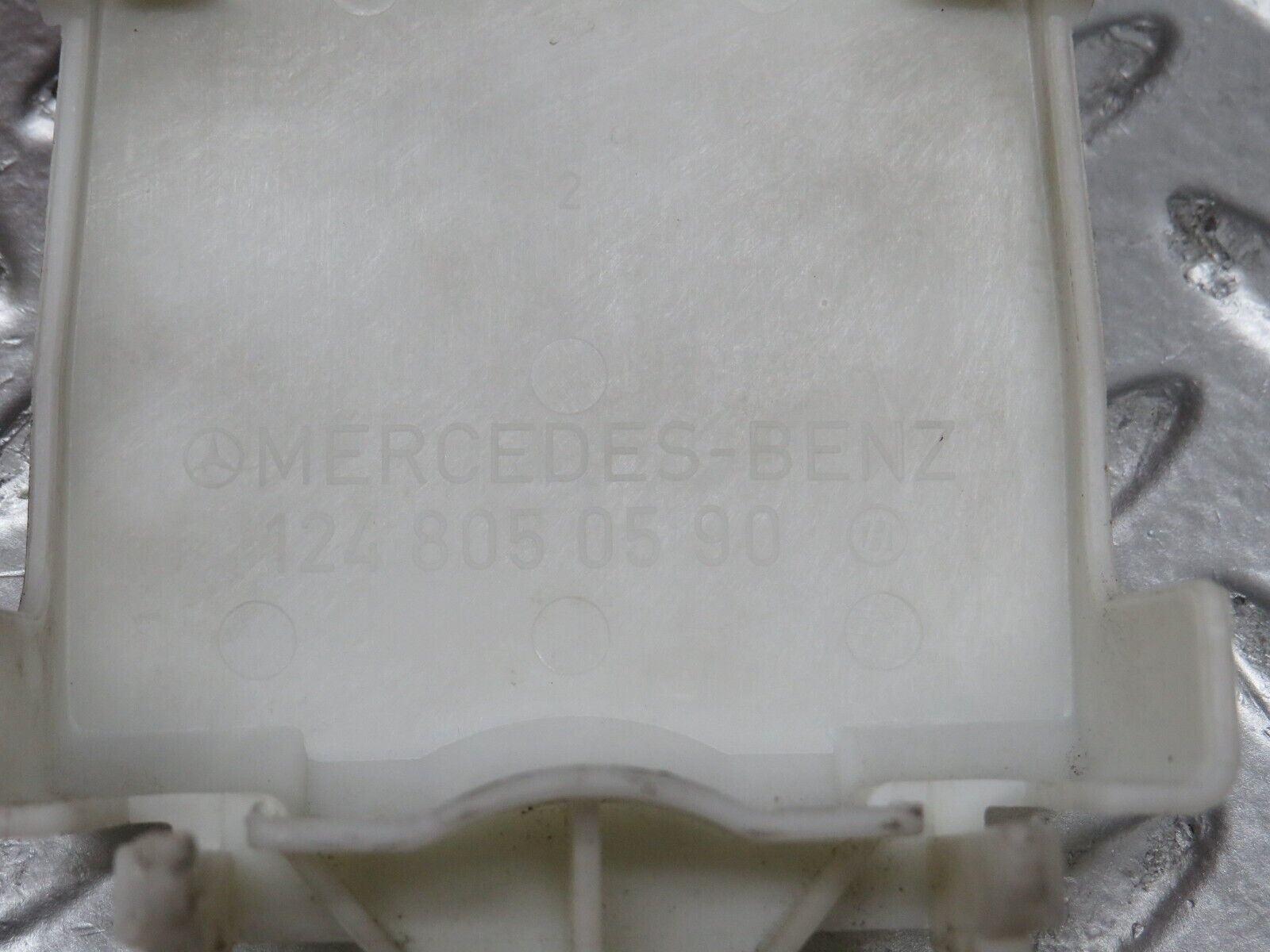 31222 Mercedes-Benz S124 220TE Rear Door Lock Vacuum Actuator Cover 1248050590